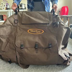 MudRiver dog crate cover